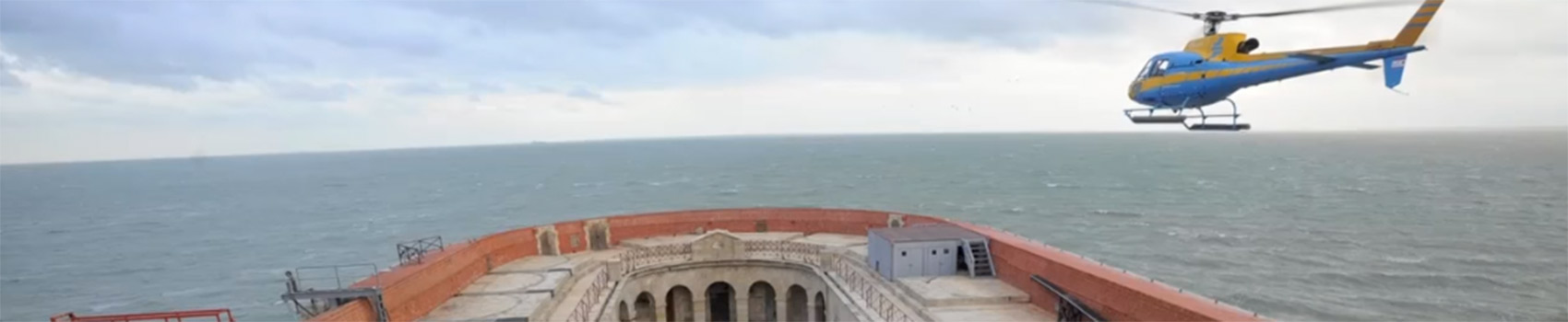 fort boyard en helicoptere